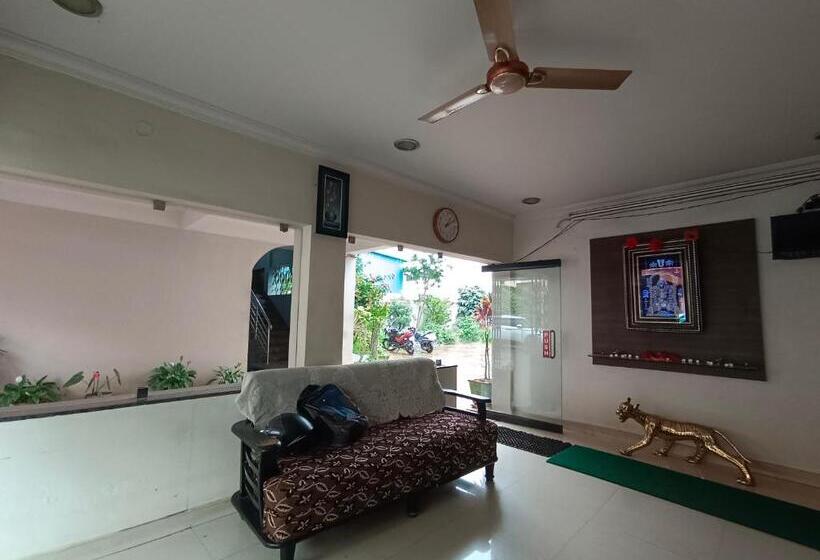 فندق Vishnu Residency