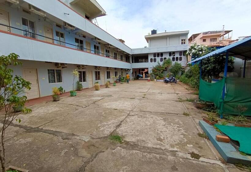 فندق Vishnu Residency