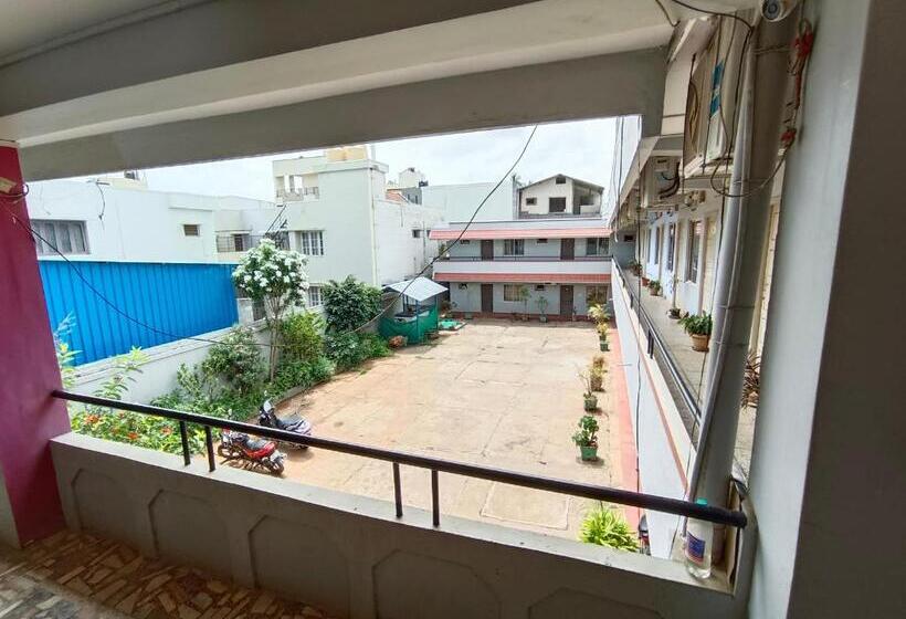 فندق Vishnu Residency