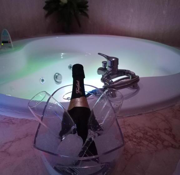 膳宿费 El Escondite Perfecto