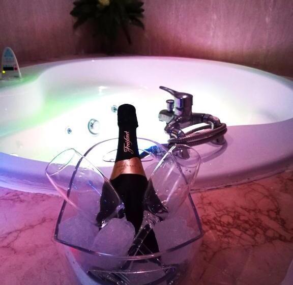 膳宿费 El Escondite Perfecto