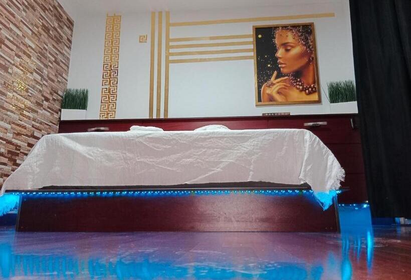 膳宿费 El Escondite Perfecto