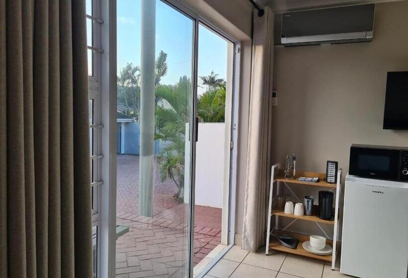 Пансион La Lucia Beach Villa