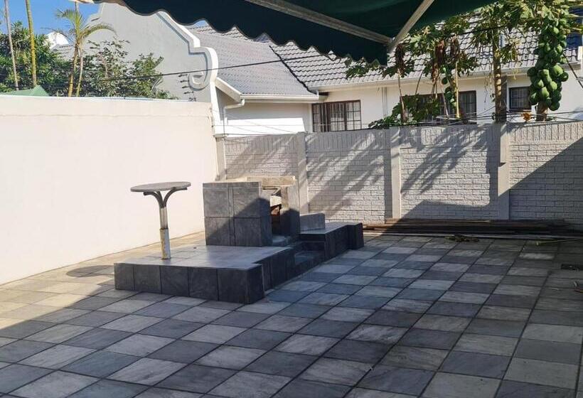 Пансион La Lucia Beach Villa