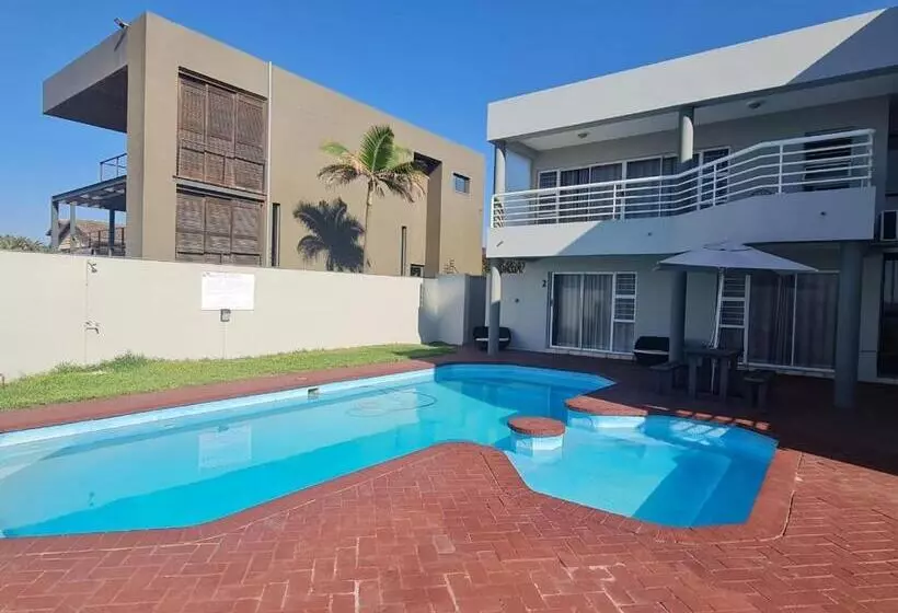 ペンション La Lucia Beach Villa