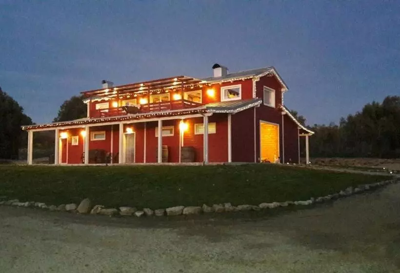 ペンション Red Cedar Ranch