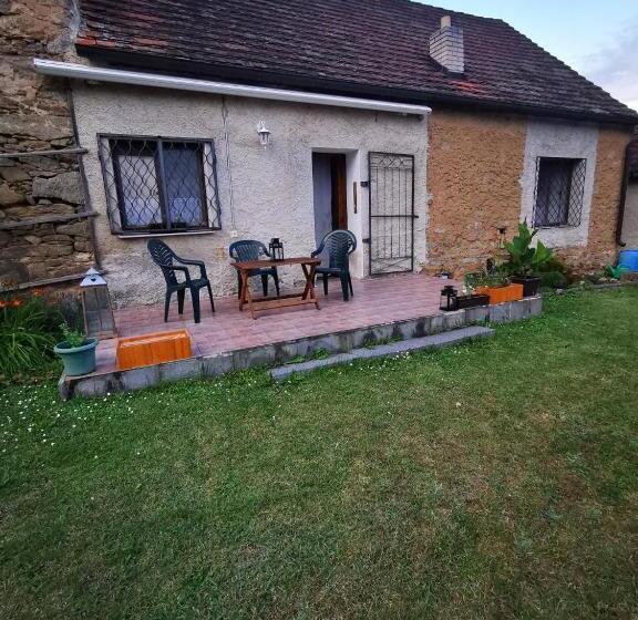 旅馆 Chalupa Komušín