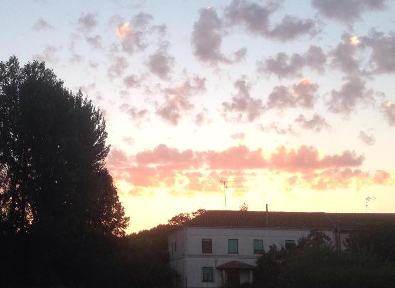 בית מלון כפרי Casona Del Molino De Maestrices