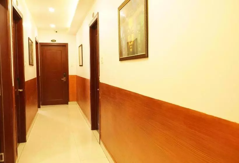 ホテル Eleven Heights ,bhopal