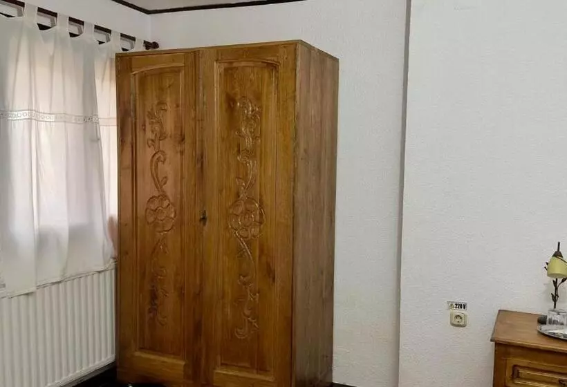 Hotelli Pensiunea San Pio Sabisa