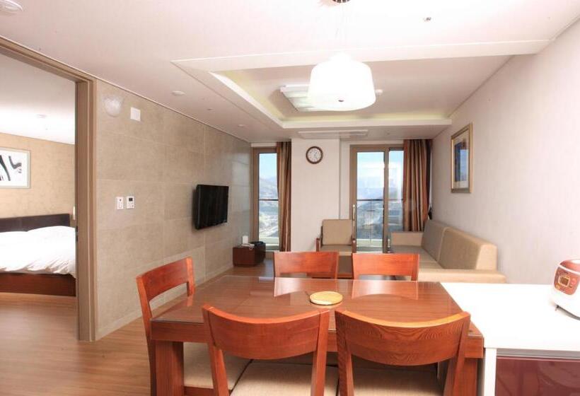 אתר נופש High1 Condominium