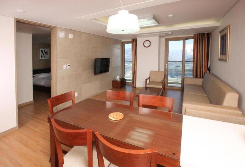 אתר נופש High1 Condominium