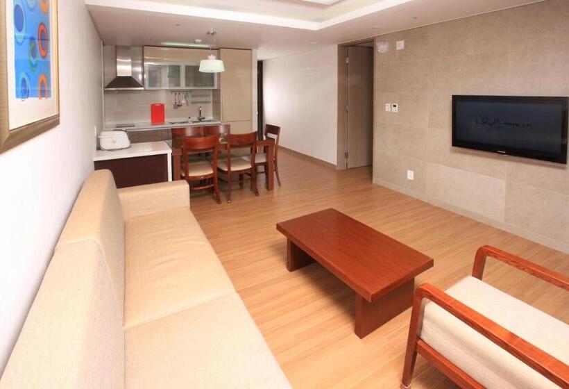 אתר נופש High1 Condominium