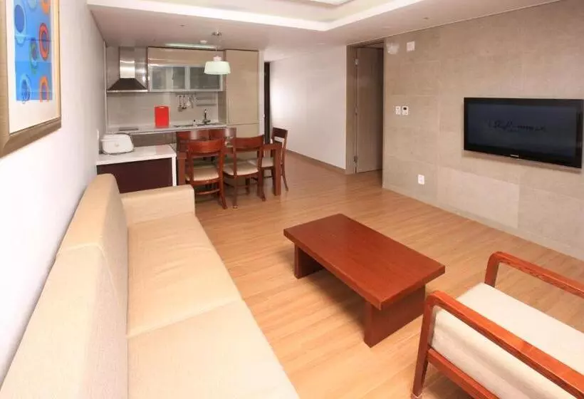 Lomakeskus High1 Condominium