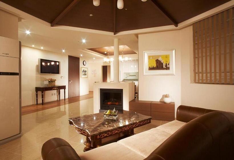 אתר נופש High1 Condominium