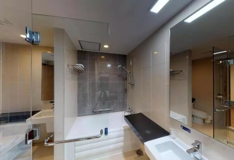 Lomakeskus High1 Condominium