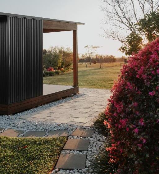 ベッドアンドブレックファースト Laurina Estate