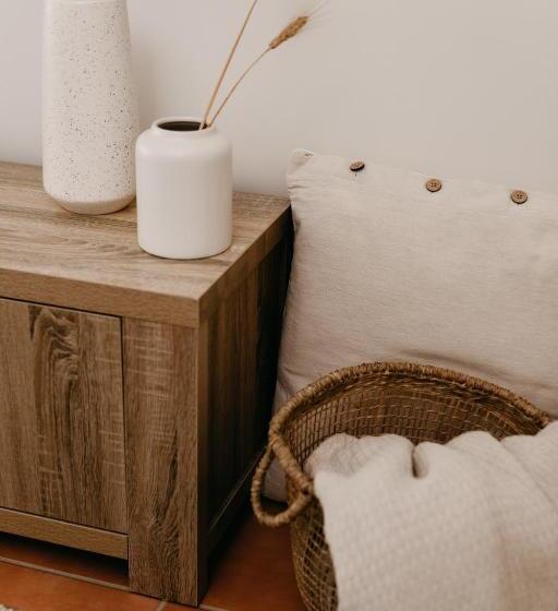 ベッドアンドブレックファースト Laurina Estate