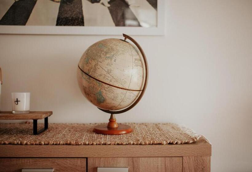 ベッドアンドブレックファースト Laurina Estate