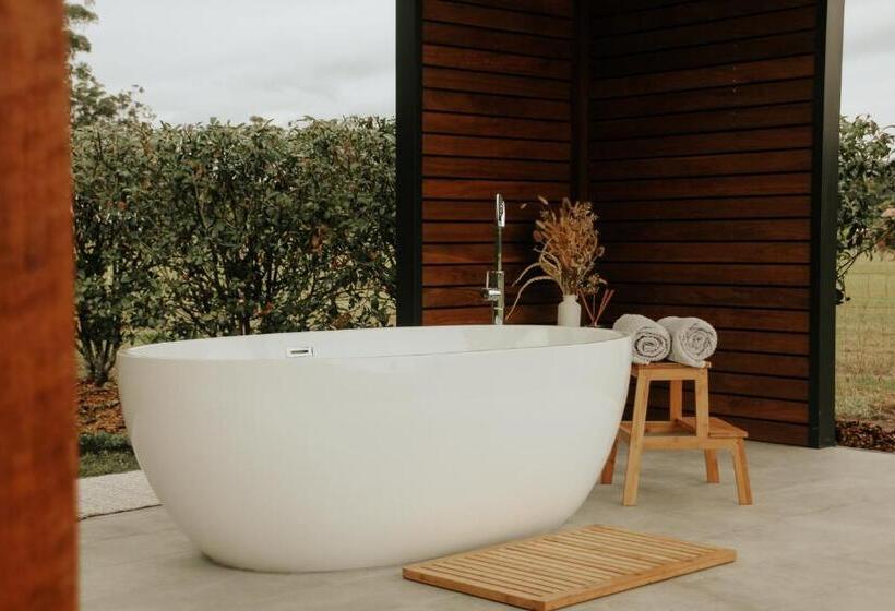 ベッドアンドブレックファースト Laurina Estate