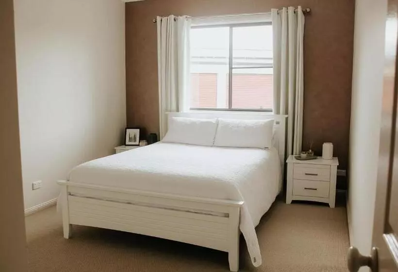 Aamiaismajoitus (B&B) Laurina Estate