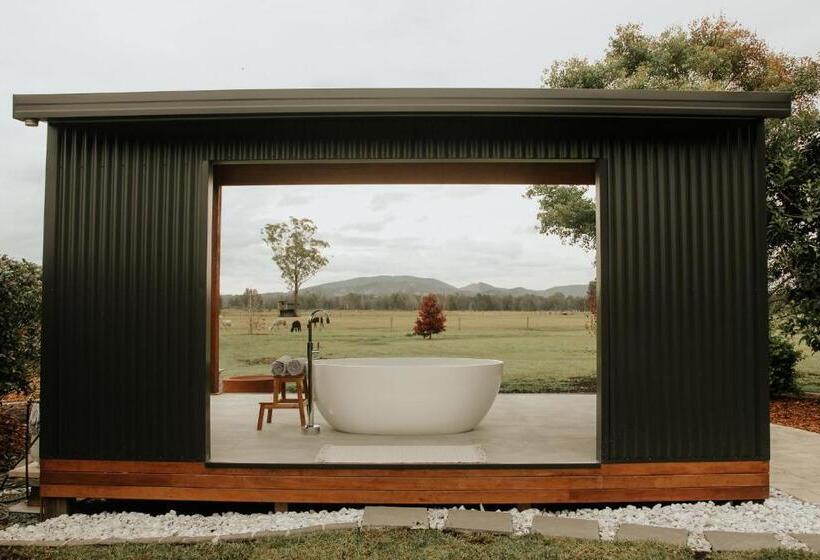 ベッドアンドブレックファースト Laurina Estate