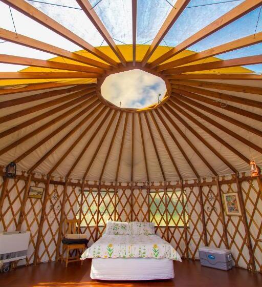 Nocleg ze śniadaniem Mountain Yurt, Stunning Views, Near Wanaka
