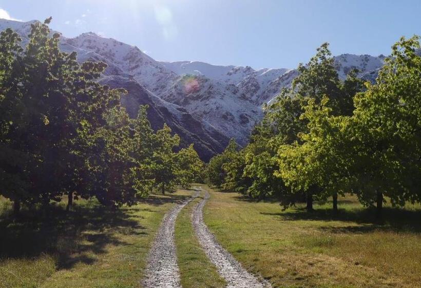 Nocleg ze śniadaniem Mountain Yurt, Stunning Views, Near Wanaka