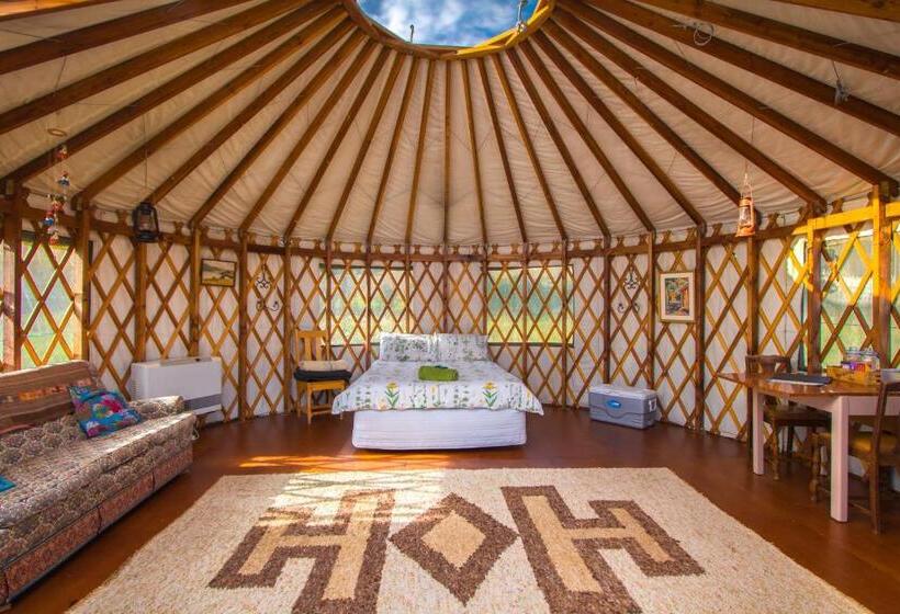 Nocleg ze śniadaniem Mountain Yurt, Stunning Views, Near Wanaka