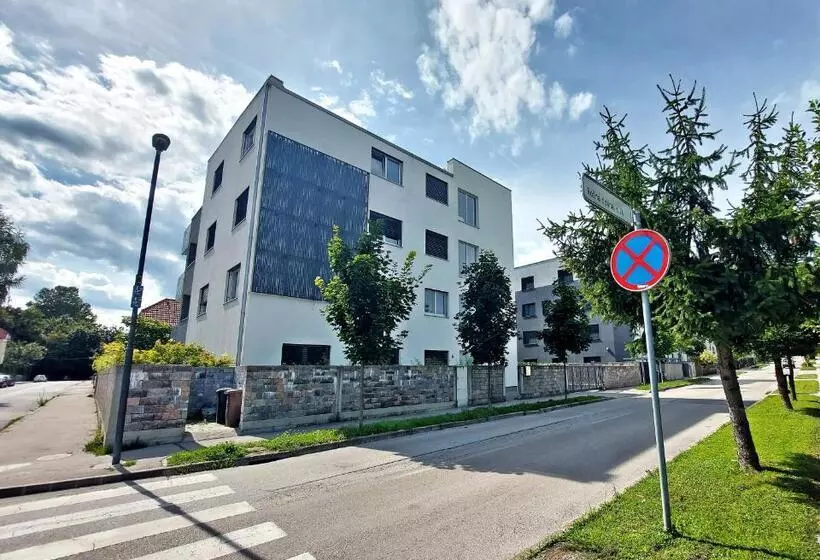 تختخواب و صبحانه Sunny Terraces Rose Valley, Ljubljana