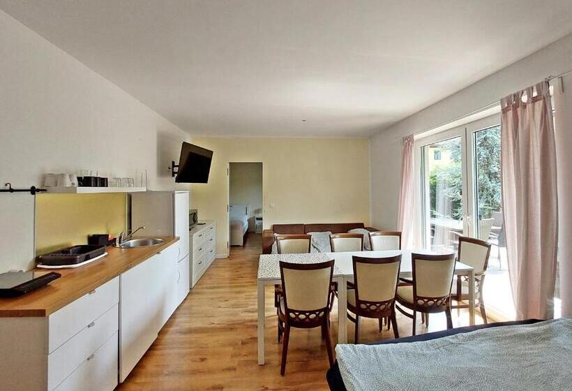 تختخواب و صبحانه Sunny Terraces Rose Valley, Ljubljana