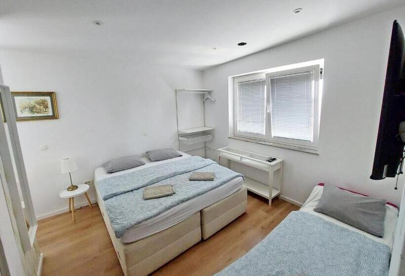 تختخواب و صبحانه Sunny Terraces Rose Valley, Ljubljana