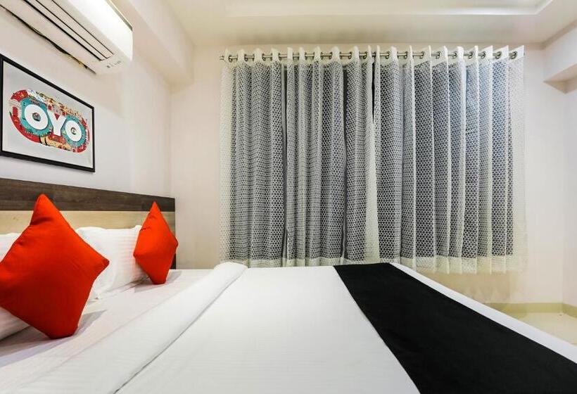 Fabhotel Meera Palace