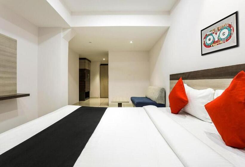 Fabhotel Meera Palace