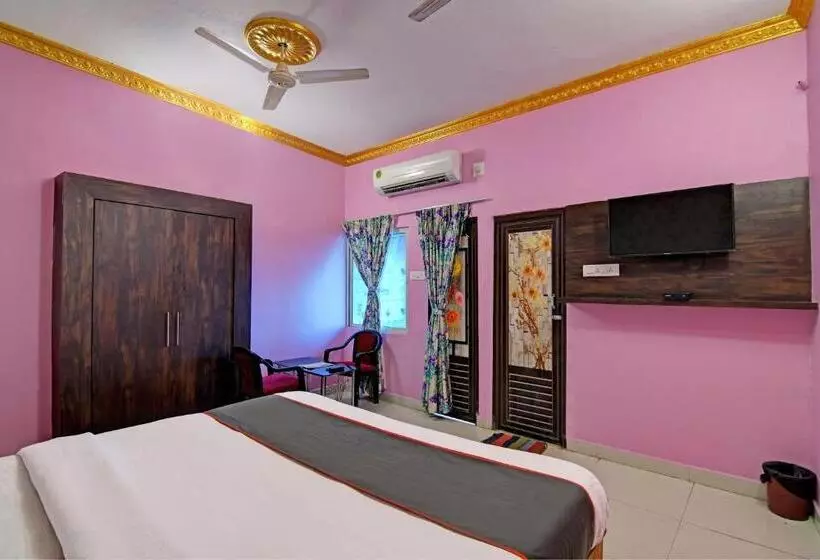 ホテル O Sri Govinda