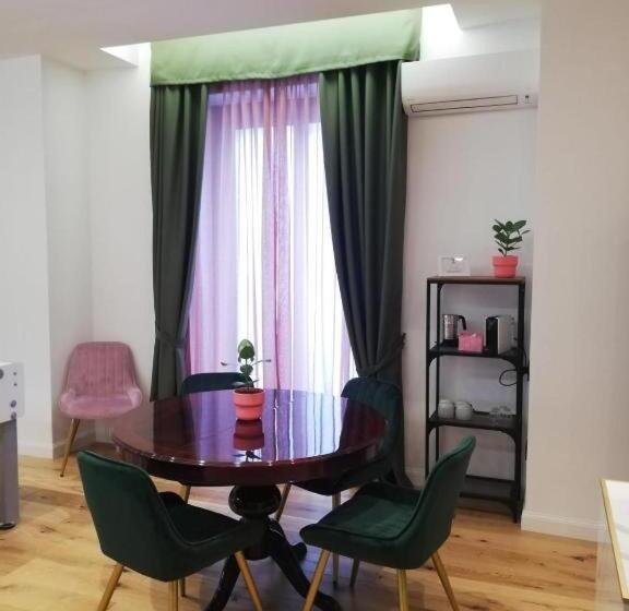 پانسیون Black Vulcano Suites&studios