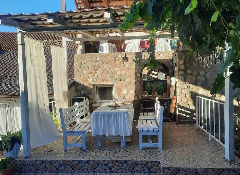 膳宿费 Summer Garden Baile Herculane