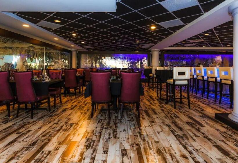 منتجع Regalia Hotel & Conference Center