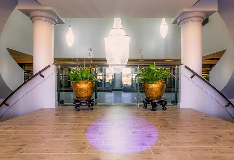 منتجع Regalia Hotel & Conference Center