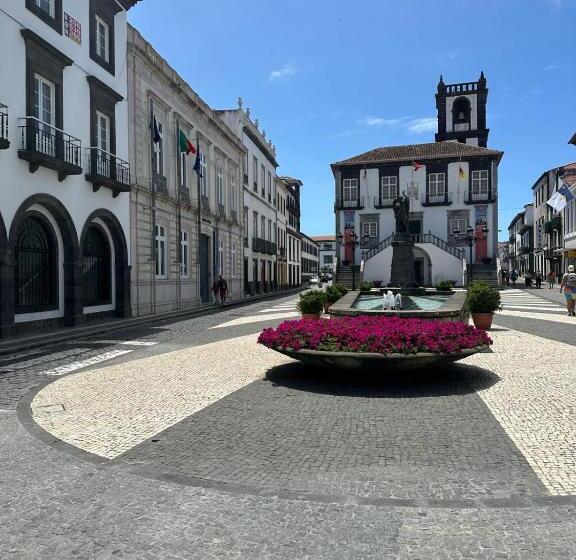 Azor International Hostel