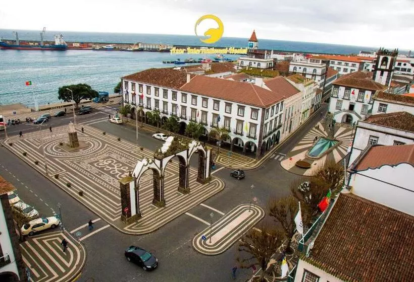 Azor International Hostel