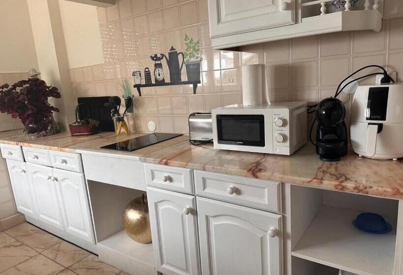 Azor International Hostel