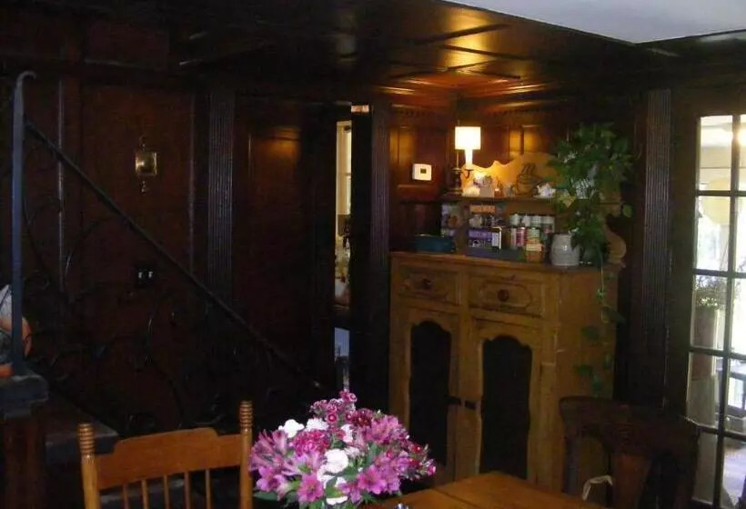 تختخواب و صبحانه The Tartan Fox At The Meadmere