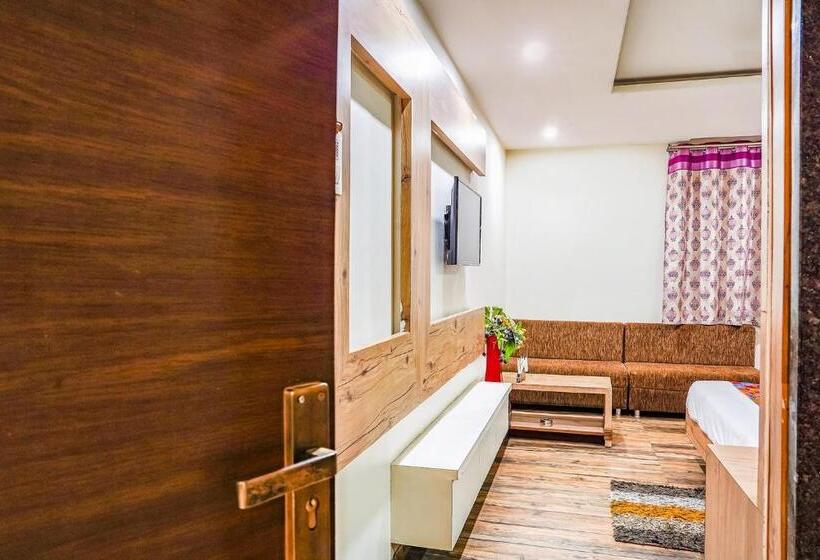 Fabhotel Ashirwad Regency