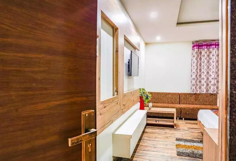 Fabhotel Ashirwad Regency