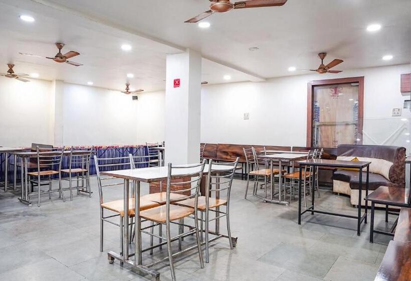 Fabhotel Ashirwad Regency