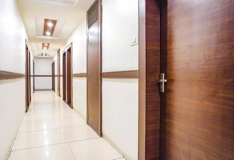 Fabhotel Ashirwad Regency