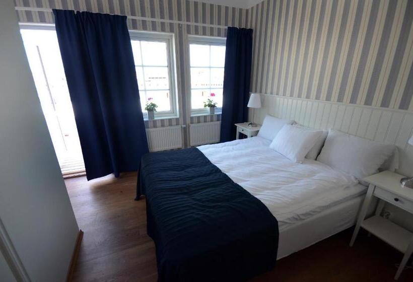 هتل Badholmen Restaurang & Rum