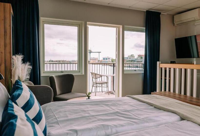 هتل Badholmen Restaurang & Rum