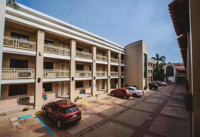 Отель Del Mar Inn Rosarito